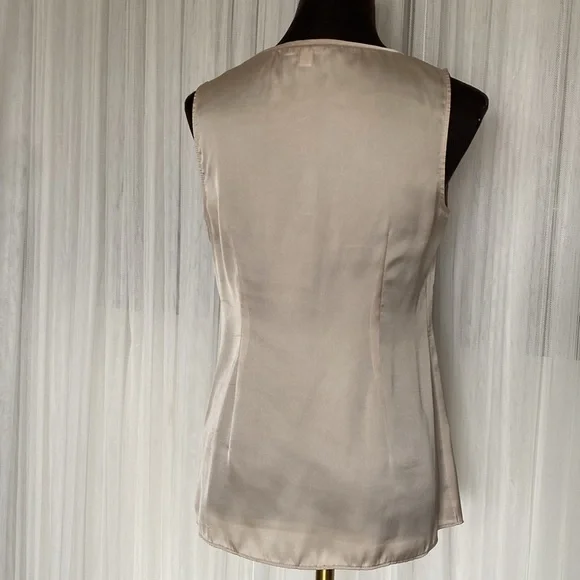 Banana Republic Floral Sleeveless Top - Blue/Purple and Sand. Size 4 - Picture 5 of 14